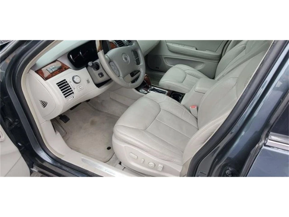 2011 Cadillac DTS - Image 15 of 21