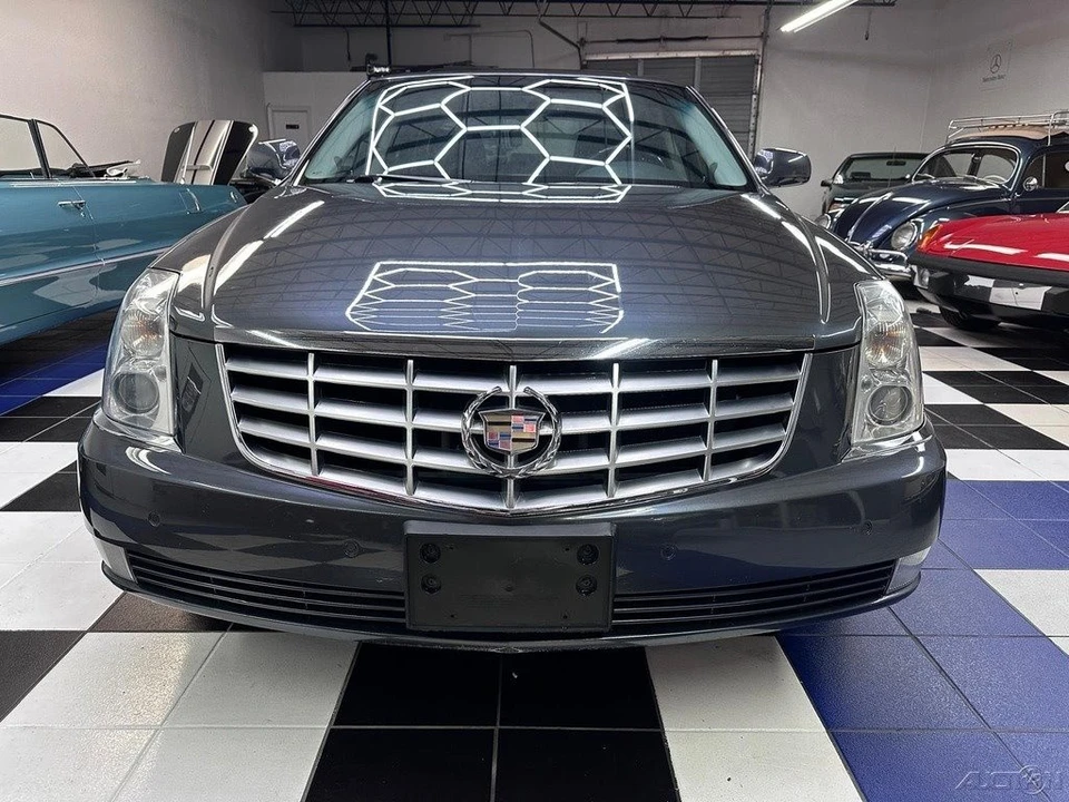 2011 Cadillac DTS - Image 4 of 21