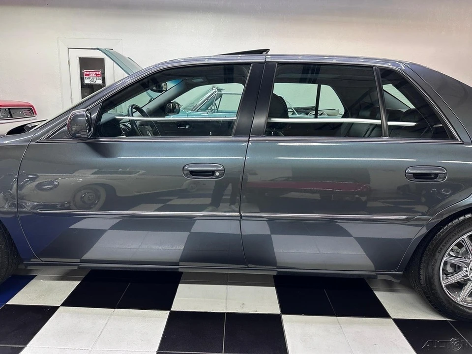 2011 Cadillac DTS - Image 13 of 21