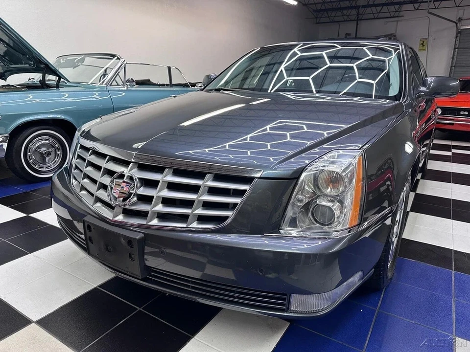 2011 Cadillac DTS - Image 7 of 21