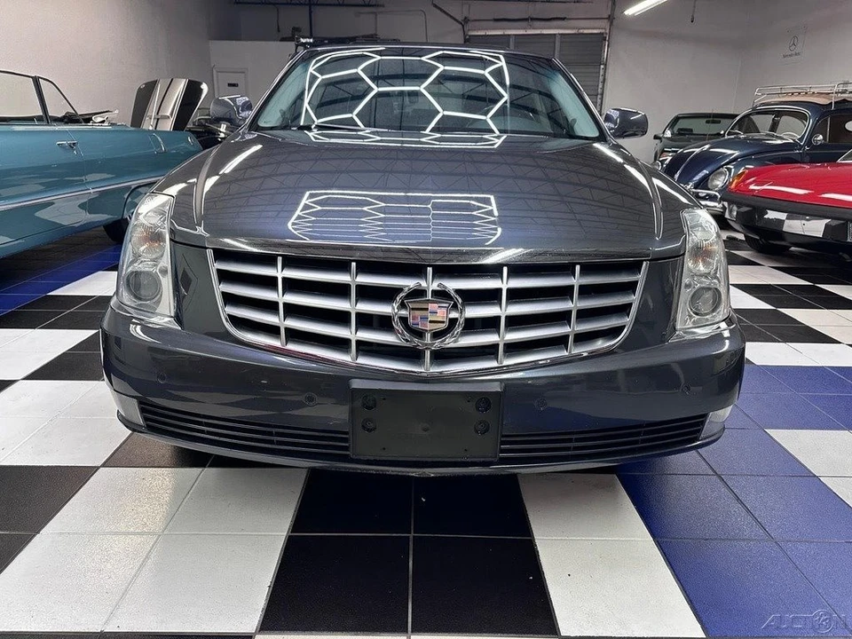 2011 Cadillac DTS - Image 3 of 21