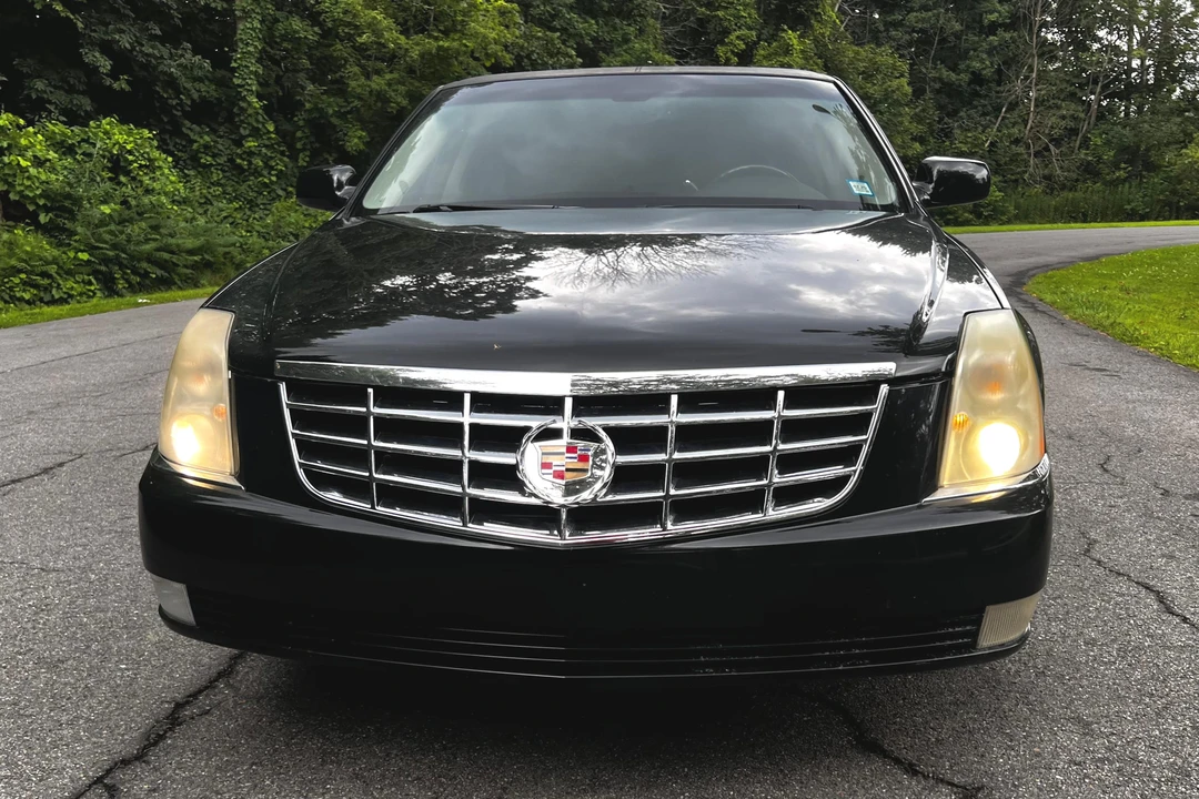 2011 Cadillac DTS - Image 2 of 31