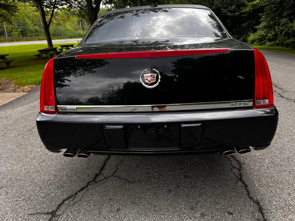2011 Cadillac DTS - Image 11 of 31