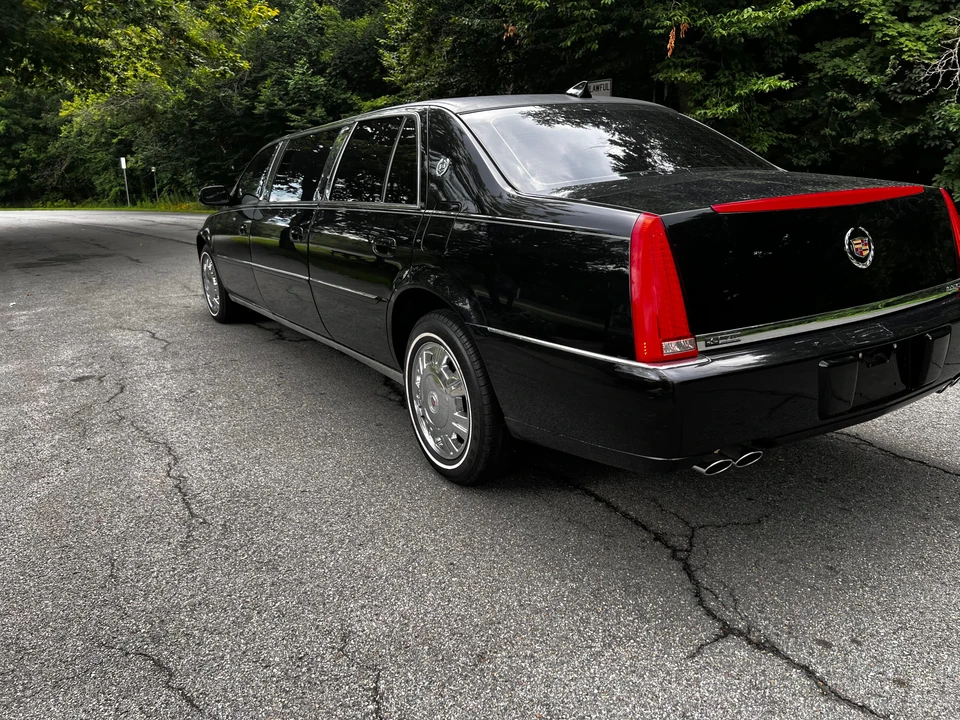 2011 Cadillac DTS - Image 23 of 31