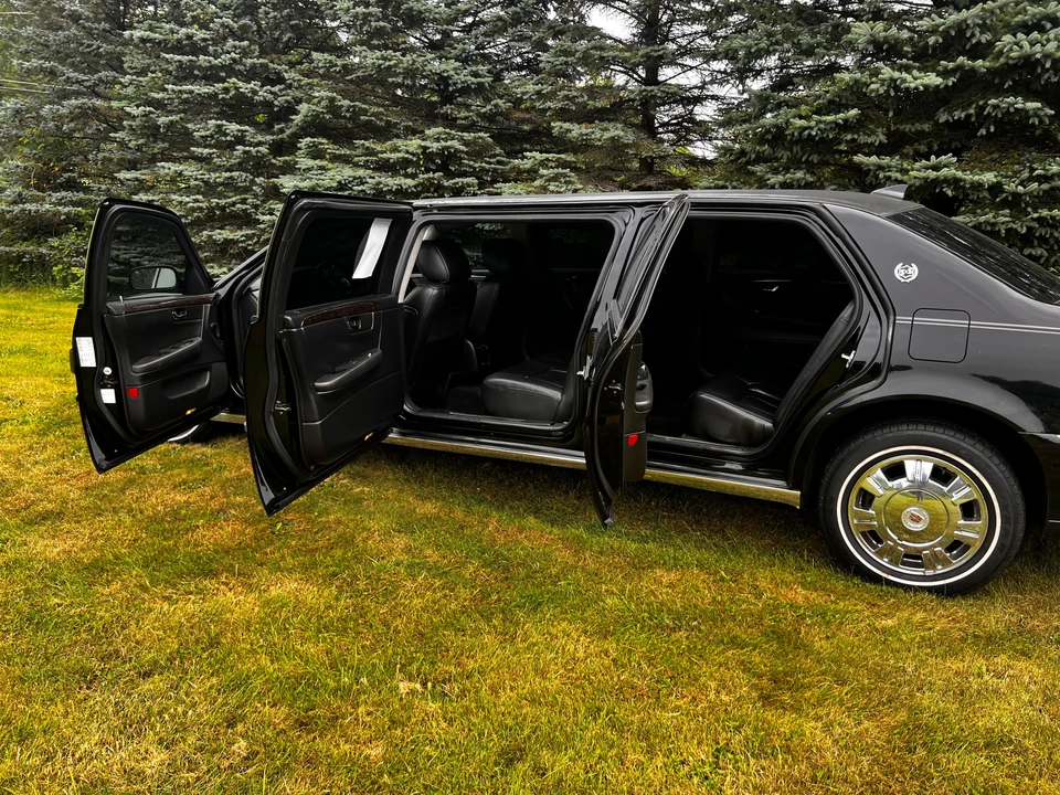 2011 Cadillac DTS - Image 16 of 31