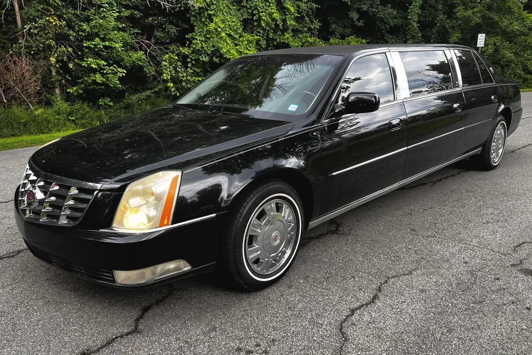 2011 Cadillac DTS - Image 3 of 31