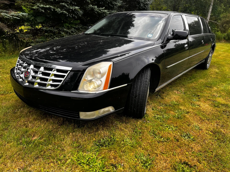 2011 Cadillac DTS - Image 6 of 31