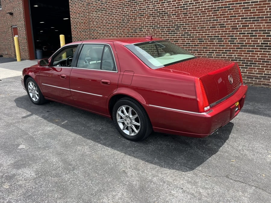 2011 Cadillac DTS - Image 3 of 8