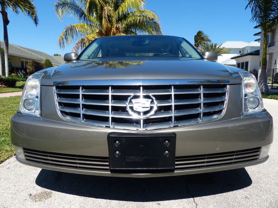 2011 Cadillac DTS - Image 8 of 21