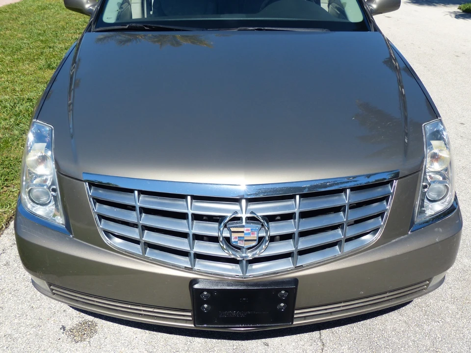 2011 Cadillac DTS - Image 2 of 21