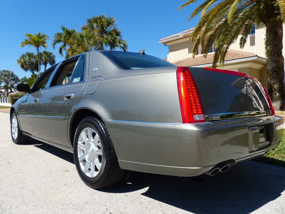 2011 Cadillac DTS - Image 21 of 21