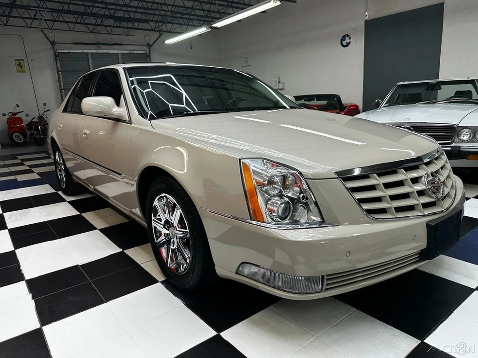 2011 Cadillac DTS - Image 2 of 21