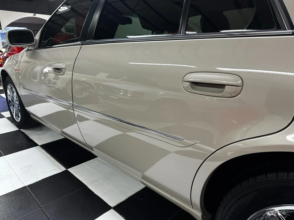 2011 Cadillac DTS - Image 20 of 21