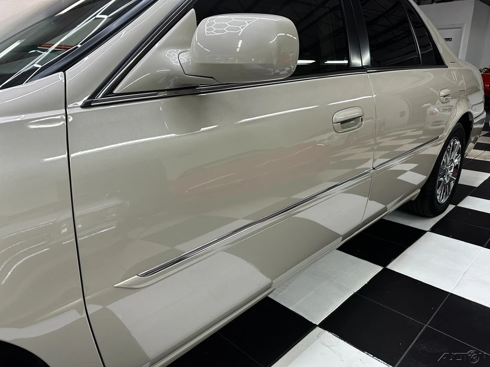 2011 Cadillac DTS - Image 14 of 21