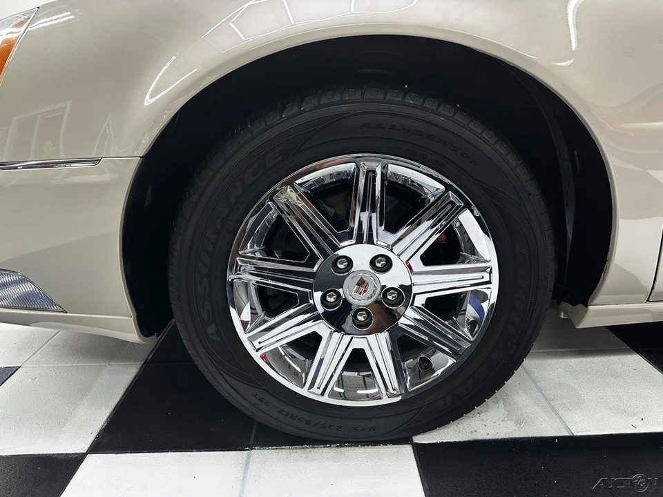 2011 Cadillac DTS - Image 11 of 21
