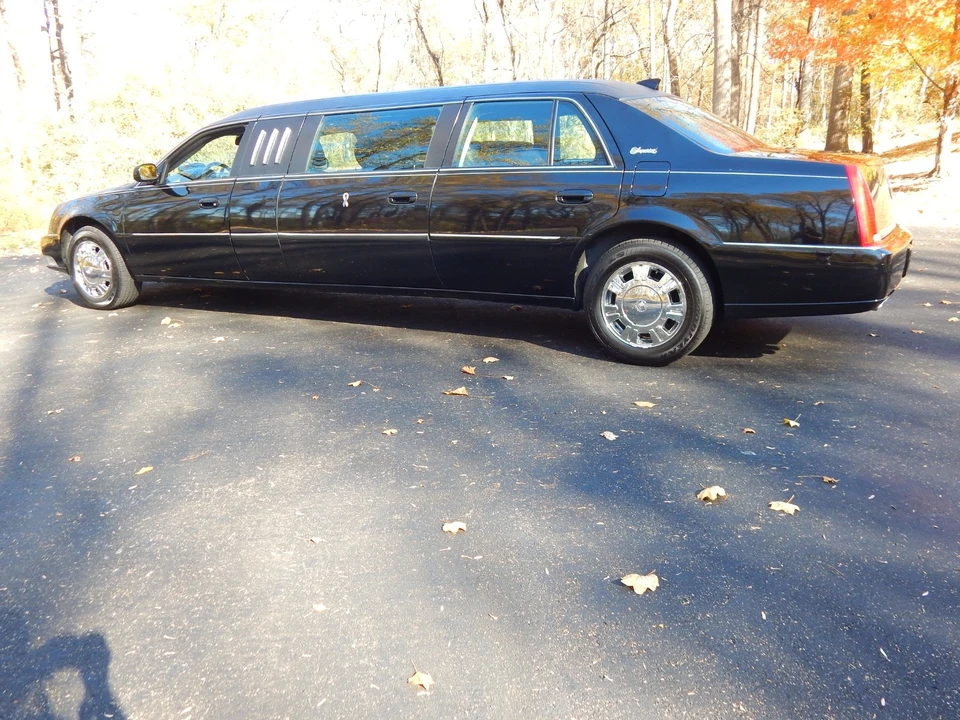 2011 Cadillac DTS - Image 3 of 21