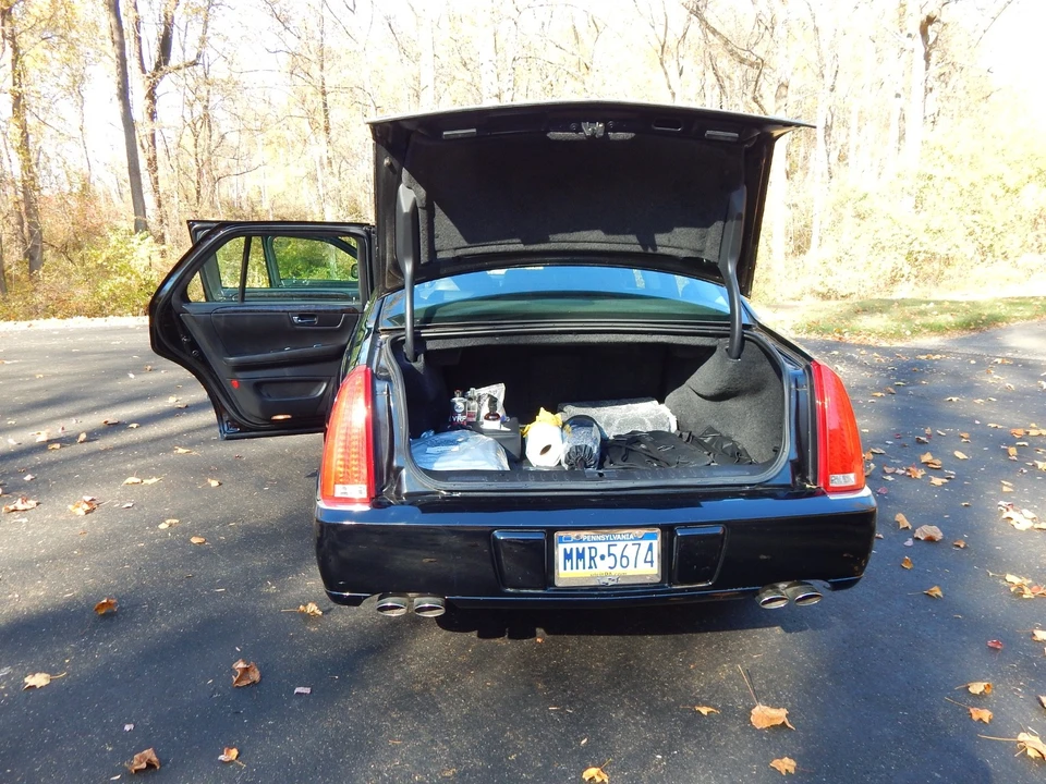 2011 Cadillac DTS - Image 18 of 21