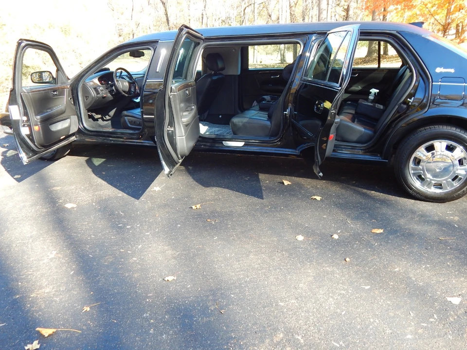 2011 Cadillac DTS - Image 16 of 21