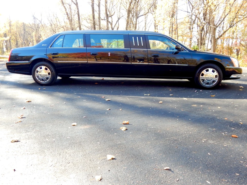 2011 Cadillac DTS - Image 7 of 21