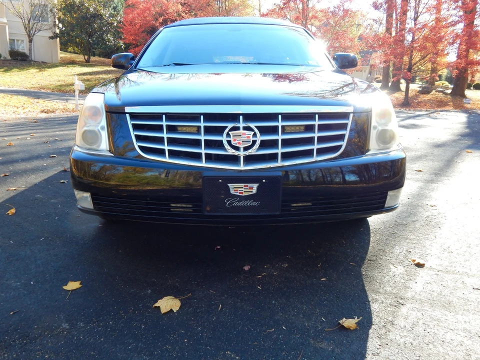 2011 Cadillac DTS - Image 9 of 21