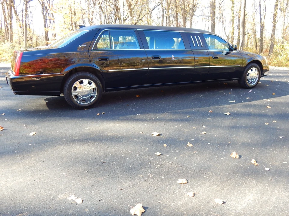 2011 Cadillac DTS - Image 6 of 21