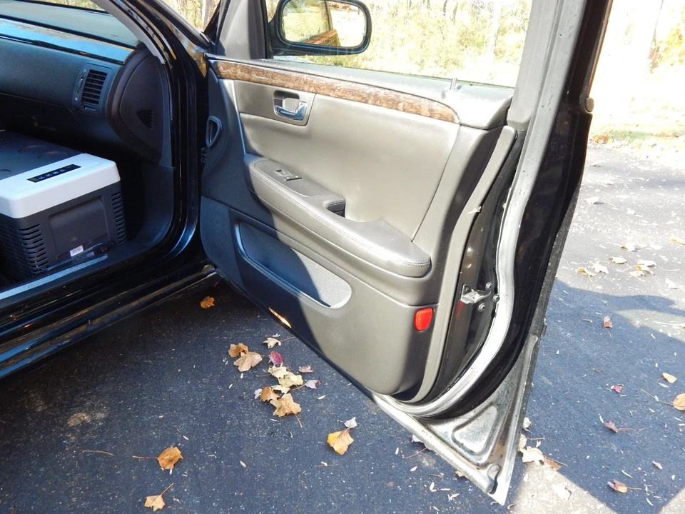 2011 Cadillac DTS - Image 19 of 21
