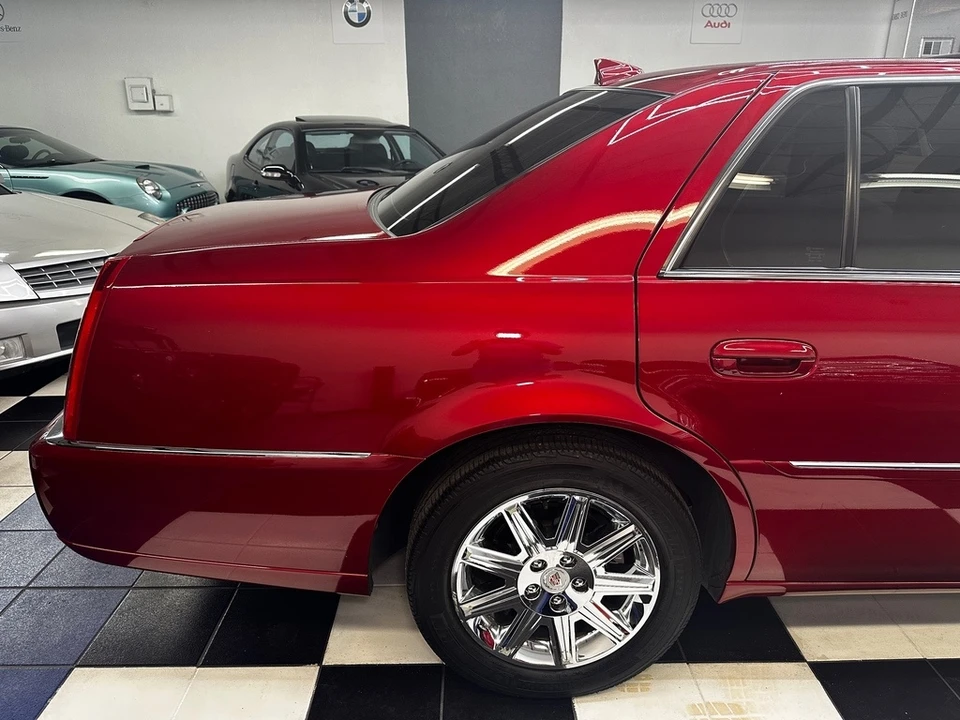 2011 Cadillac DTS - Image 31 of 31