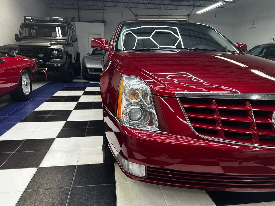 2011 Cadillac DTS - Image 3 of 31