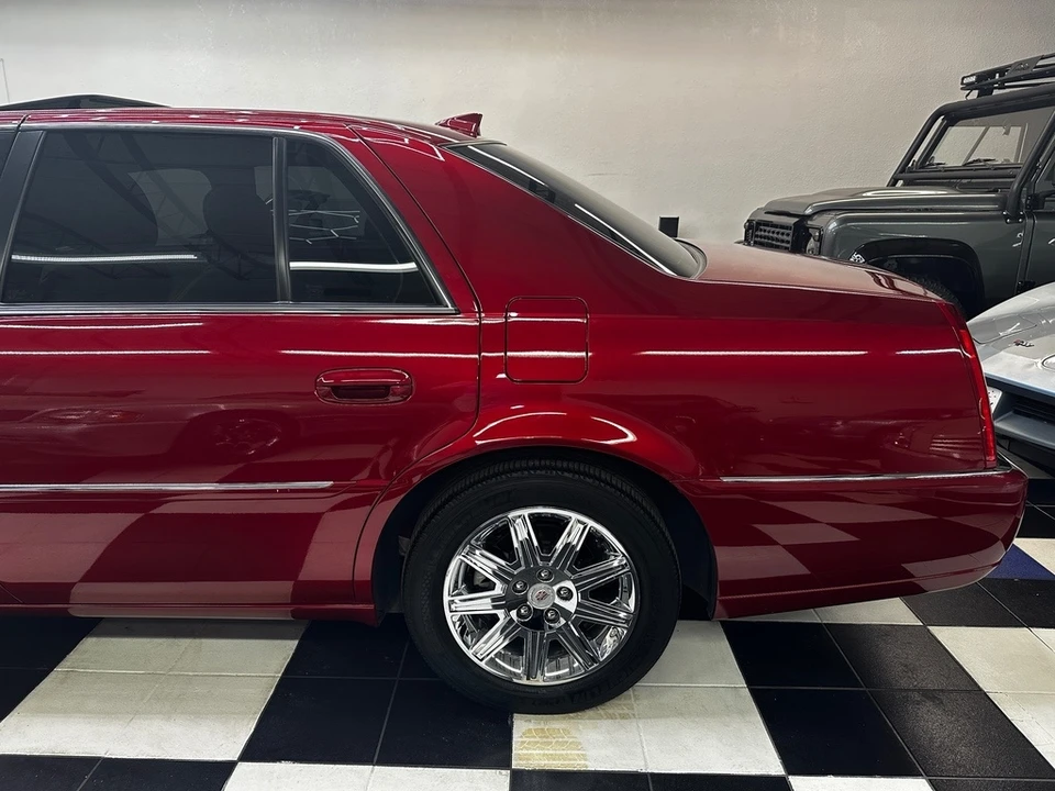 2011 Cadillac DTS - Image 17 of 31