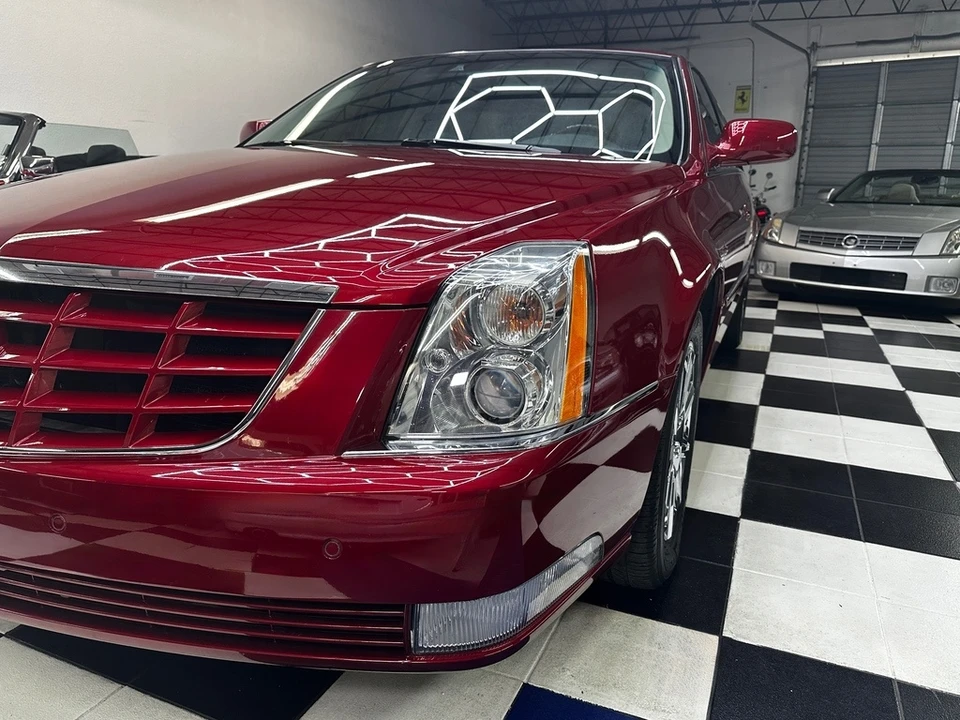 2011 Cadillac DTS - Image 8 of 31