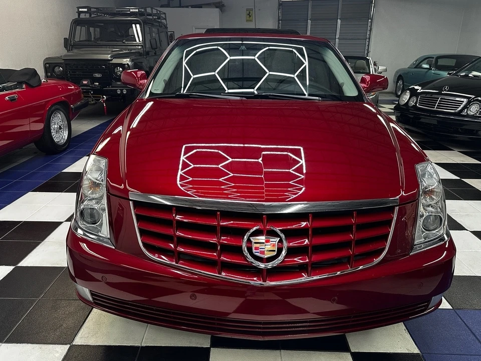 2011 Cadillac DTS - Image 5 of 31