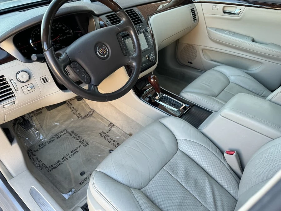 2011 Cadillac DTS - Image 6 of 12