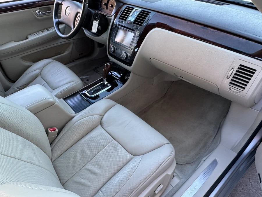 2011 Cadillac DTS - Image 10 of 12
