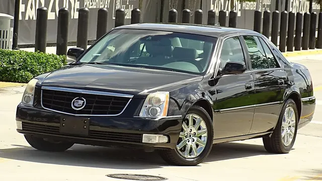 2011 Cadillac DTS Premium Plus