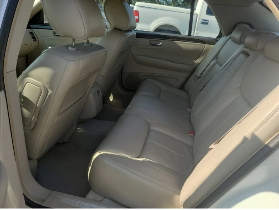 2011 Cadillac DTS - Image 8 of 13
