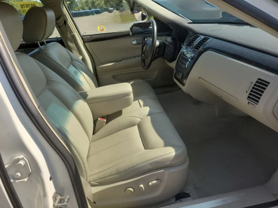 2011 Cadillac DTS - Image 9 of 13