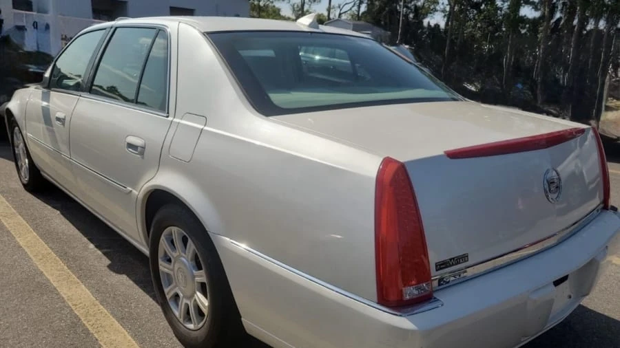 2011 Cadillac DTS - Image 5 of 13
