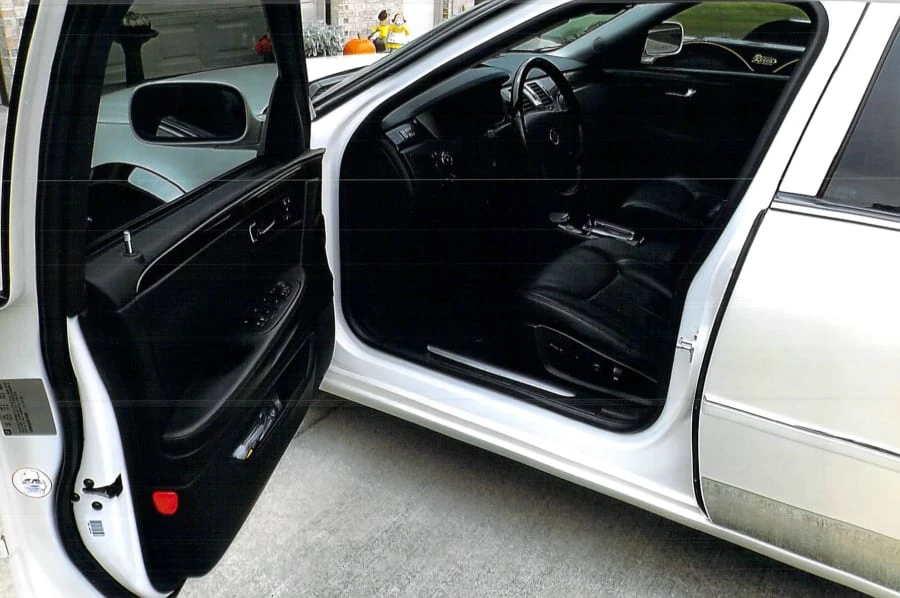 2011 Cadillac DTS - Image 8 of 9