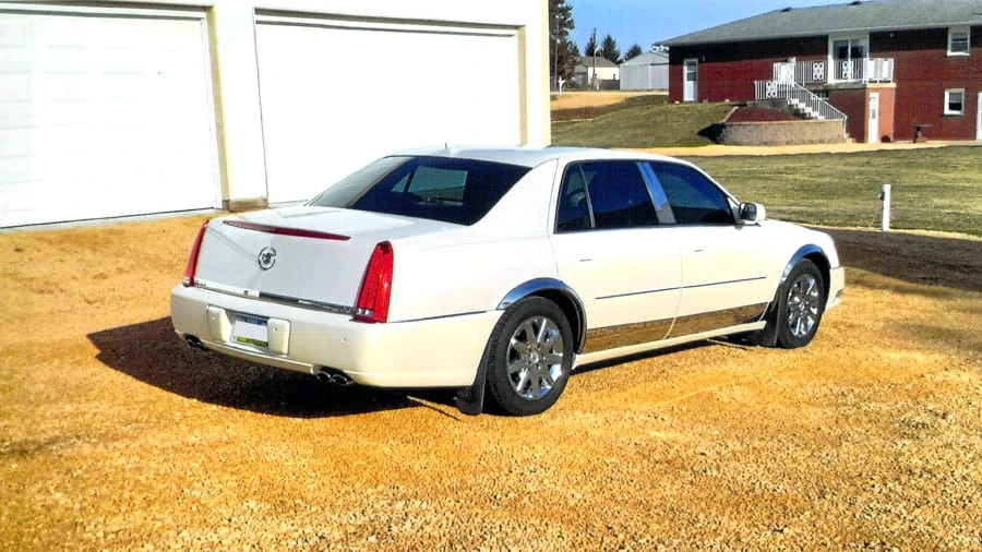2011 Cadillac DTS - Image 2 of 9