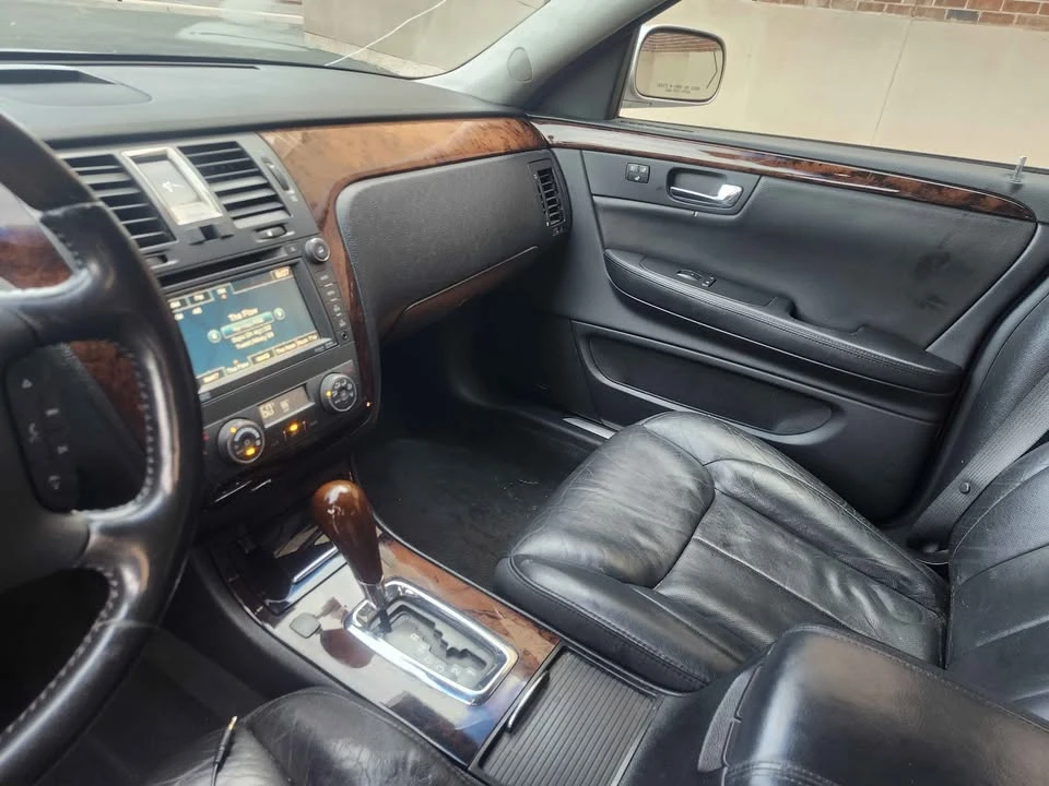 2011 Cadillac DTS - Image 7 of 19