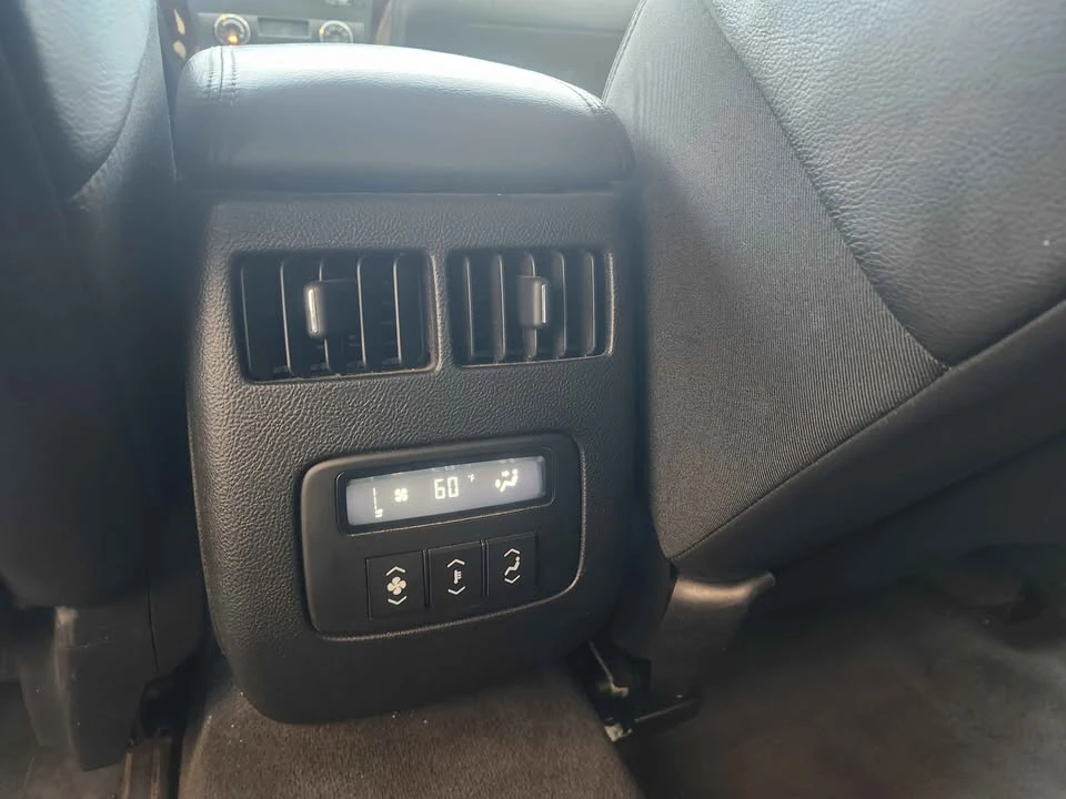 2011 Cadillac DTS - Image 9 of 19