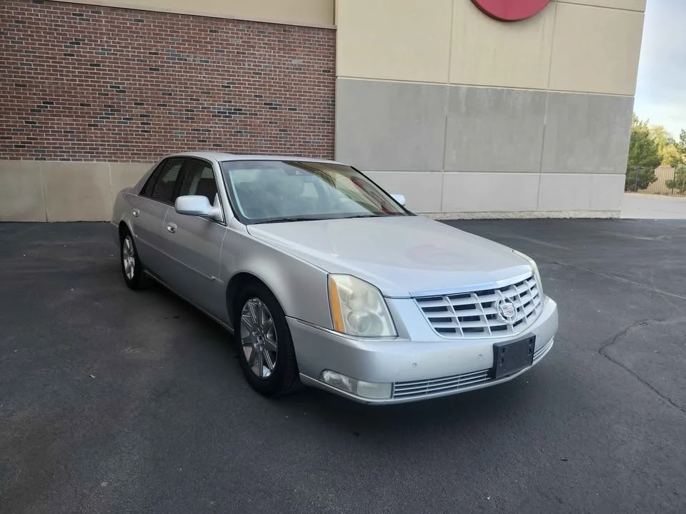 2011 Cadillac DTS - Image 2 of 19