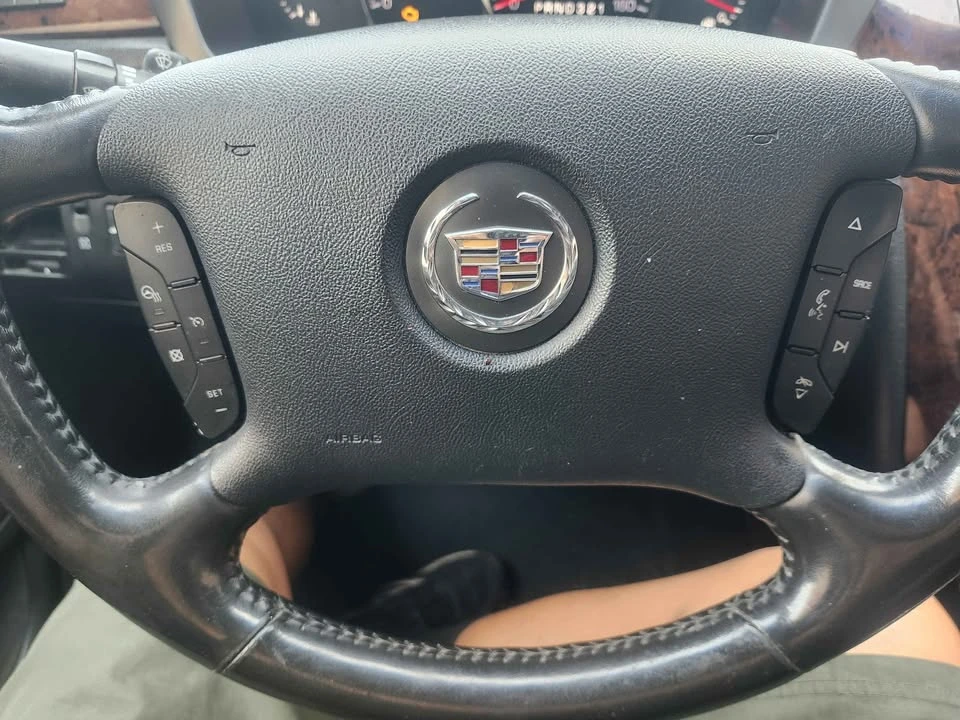 2011 Cadillac DTS - Image 16 of 19