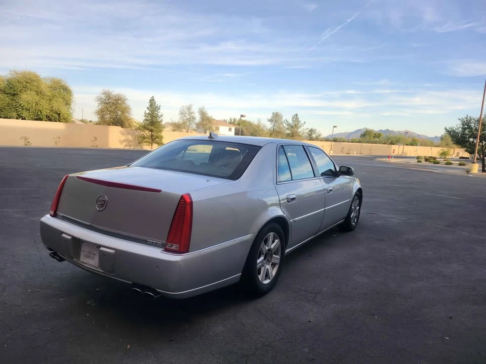 2011 Cadillac DTS - Image 3 of 19