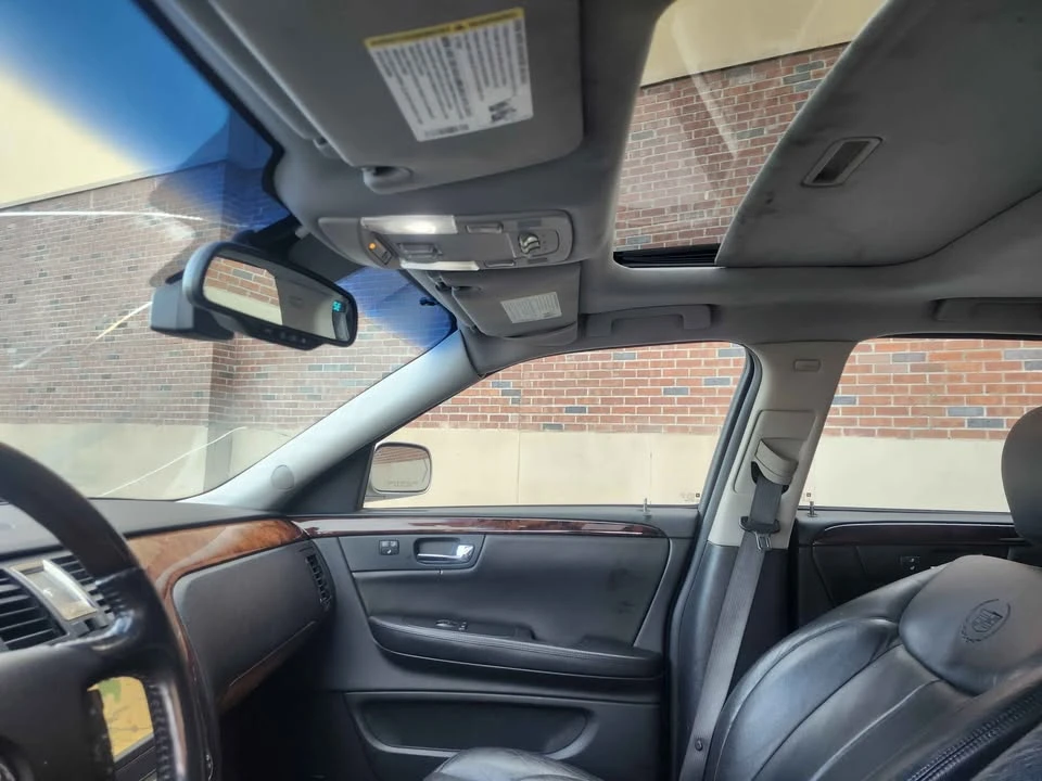 2011 Cadillac DTS - Image 14 of 19