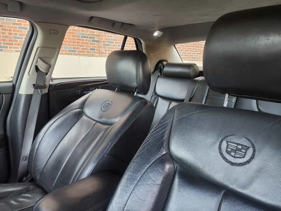 2011 Cadillac DTS - Image 11 of 19