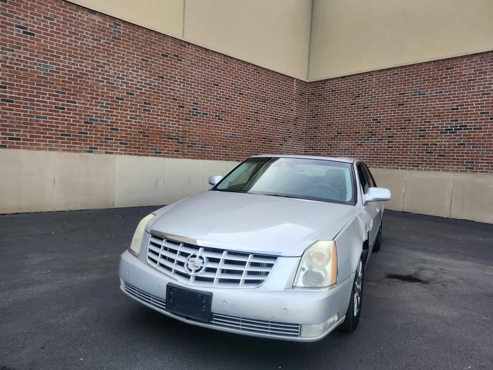 2011 Cadillac DTS - Image 17 of 19