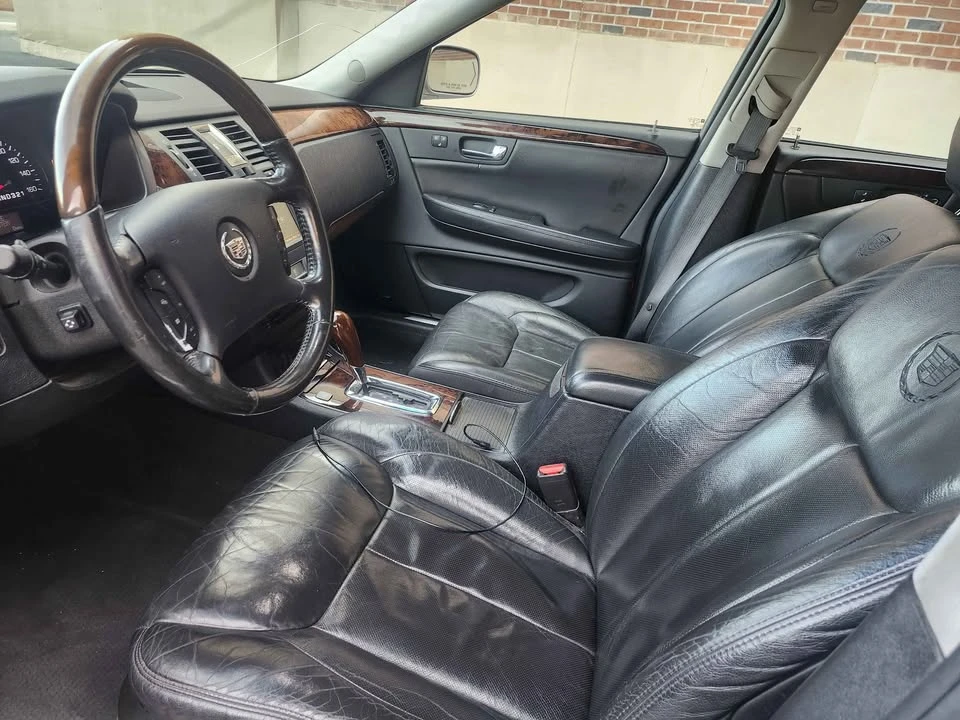 2011 Cadillac DTS - Image 10 of 19