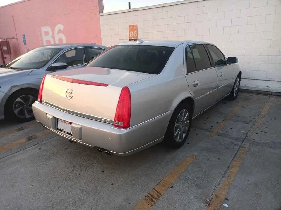 2011 Cadillac DTS - Image 2 of 14