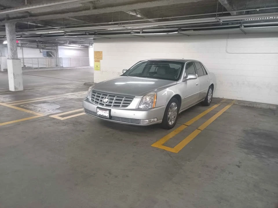 2011 Cadillac DTS - Image 14 of 14